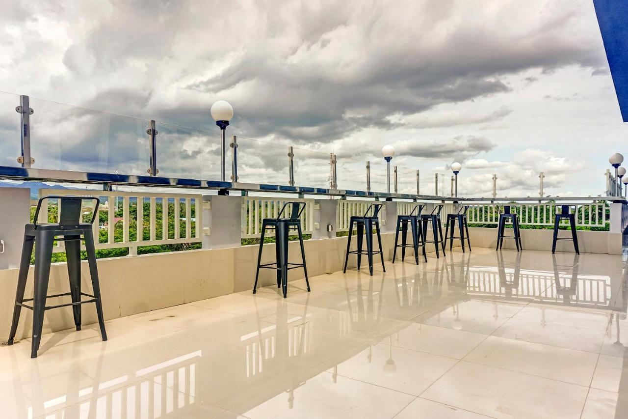Kirei Hotel Bantaeng Ngoại thất bức ảnh