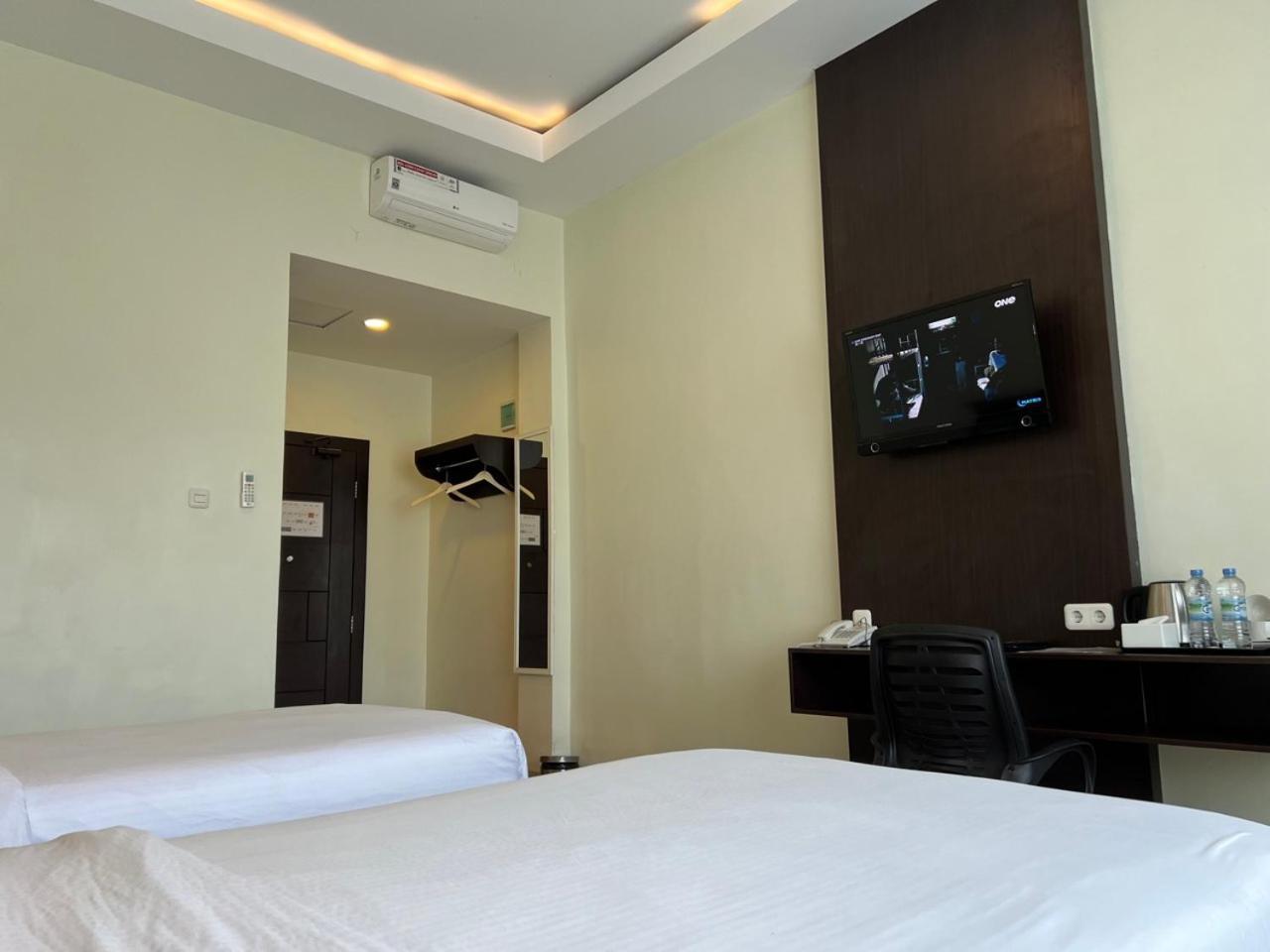 Kirei Hotel Bantaeng Ngoại thất bức ảnh