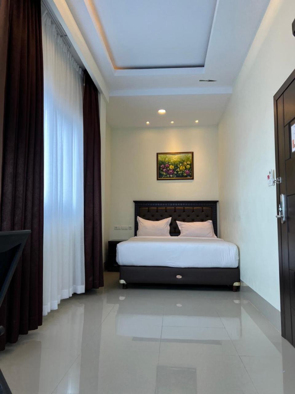 Kirei Hotel Bantaeng Ngoại thất bức ảnh