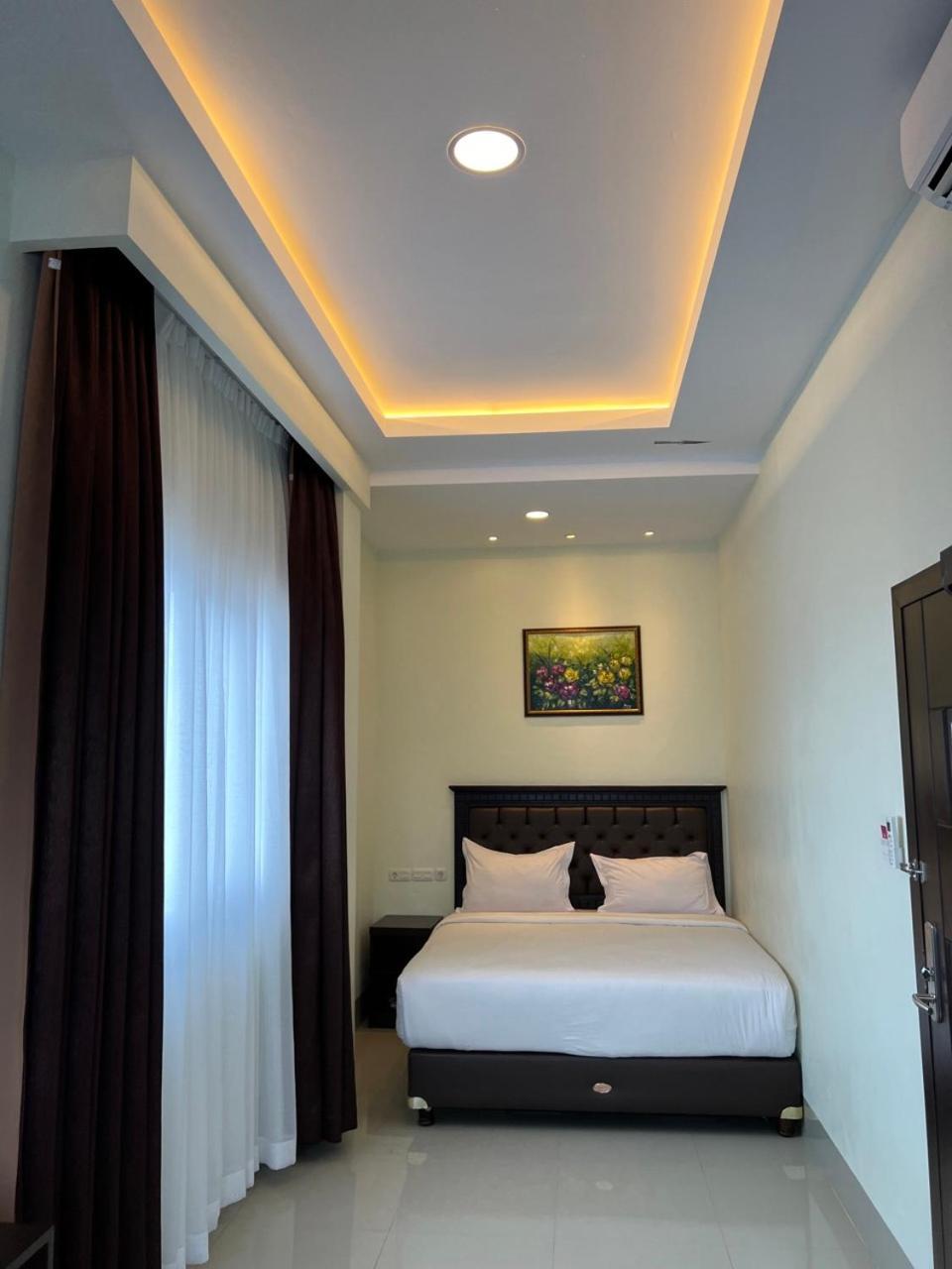 Kirei Hotel Bantaeng Ngoại thất bức ảnh