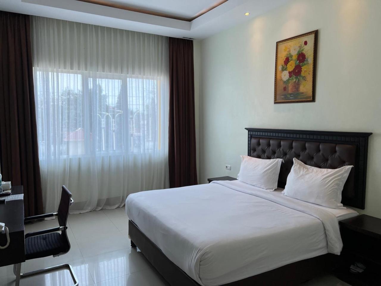 Kirei Hotel Bantaeng Ngoại thất bức ảnh