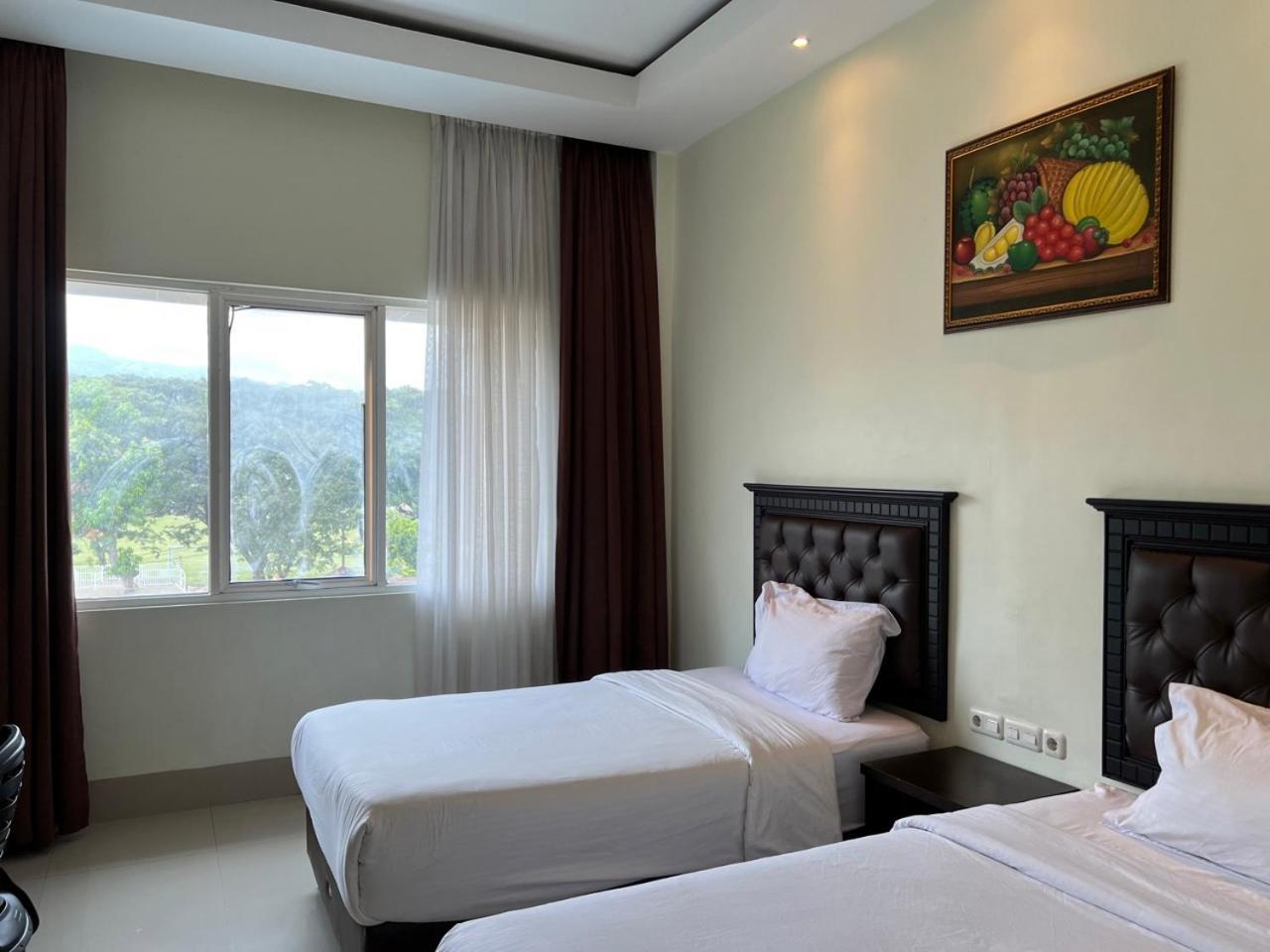 Kirei Hotel Bantaeng Ngoại thất bức ảnh