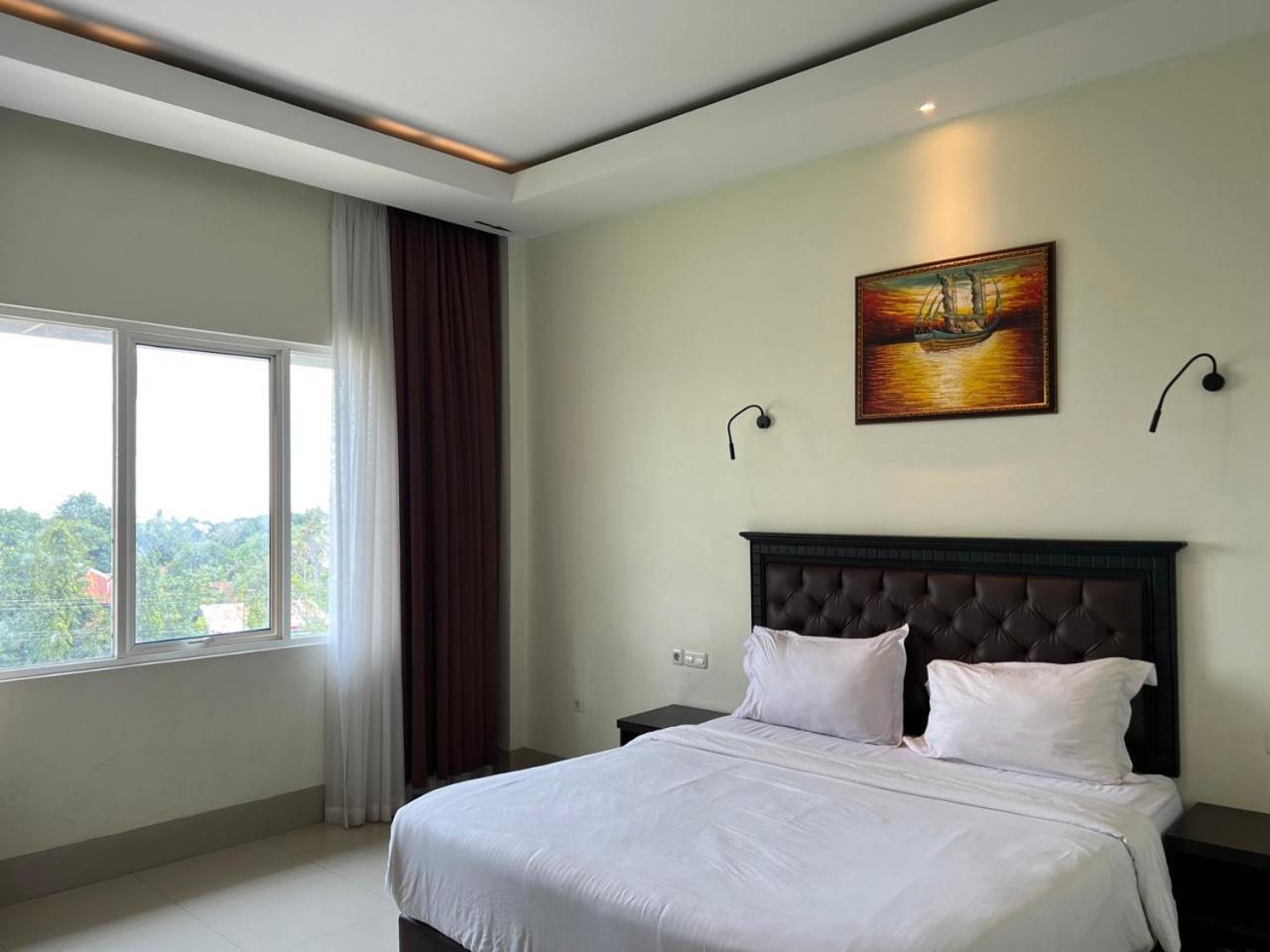 Kirei Hotel Bantaeng Ngoại thất bức ảnh