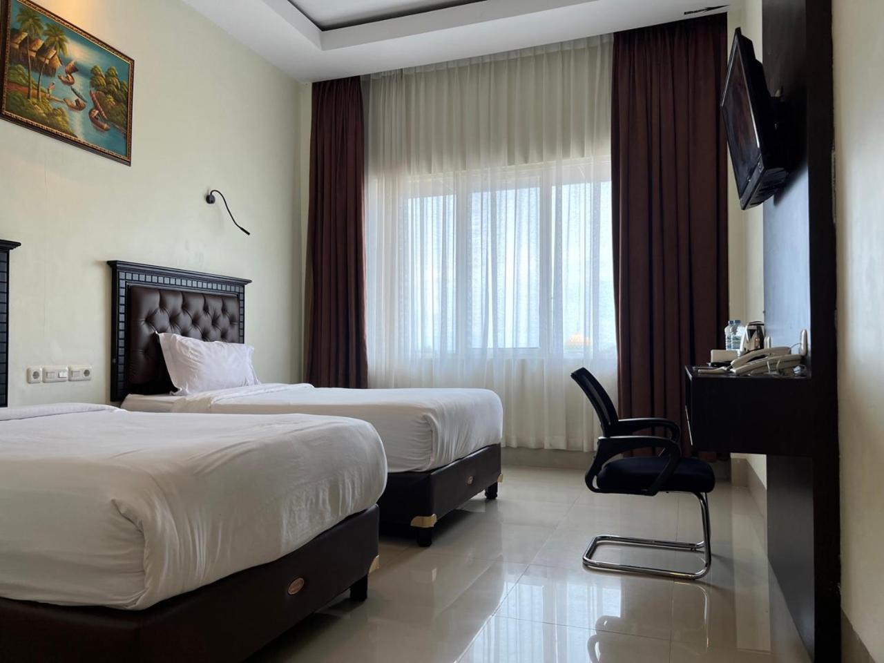 Kirei Hotel Bantaeng Ngoại thất bức ảnh