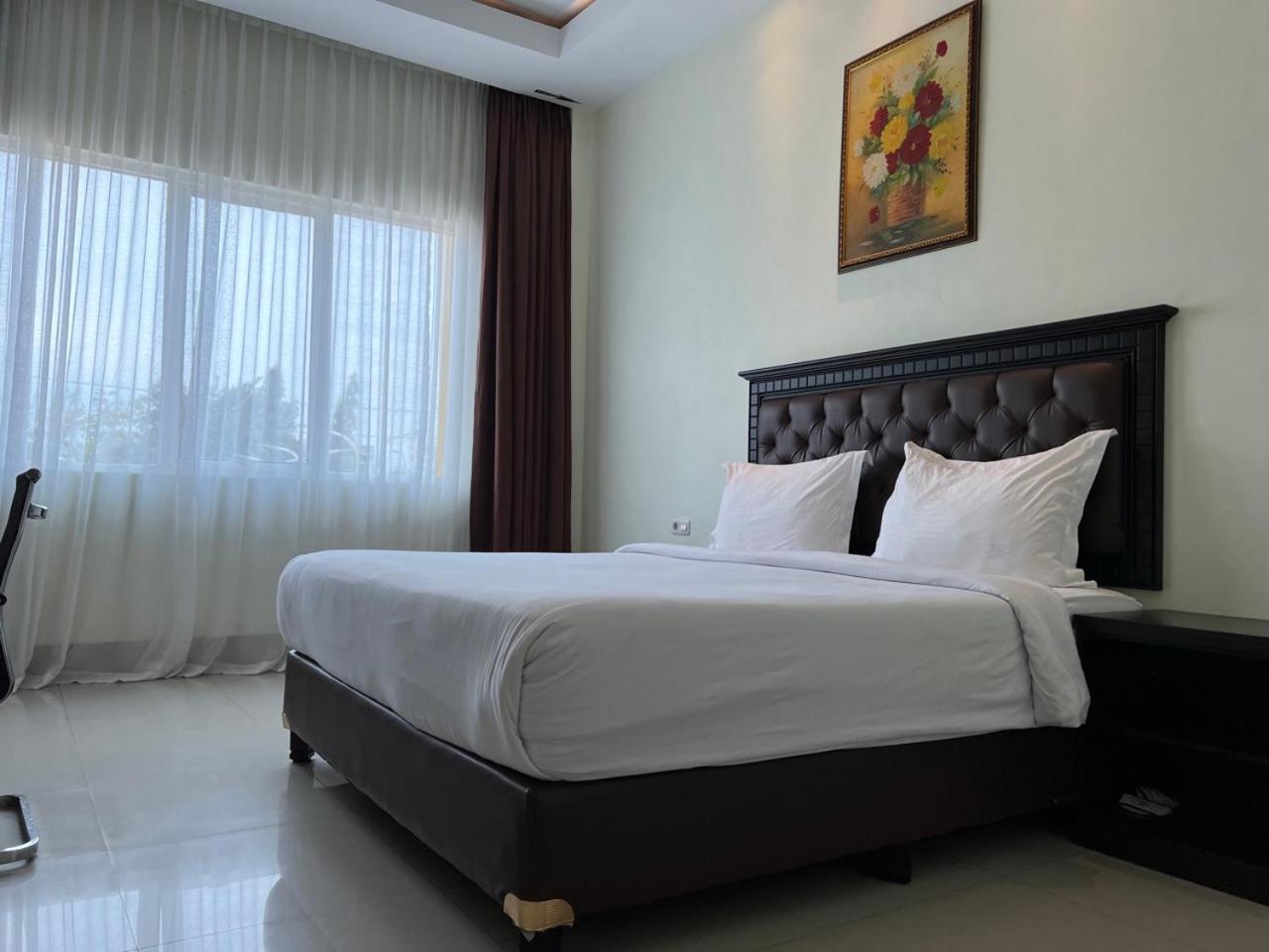 Kirei Hotel Bantaeng Ngoại thất bức ảnh