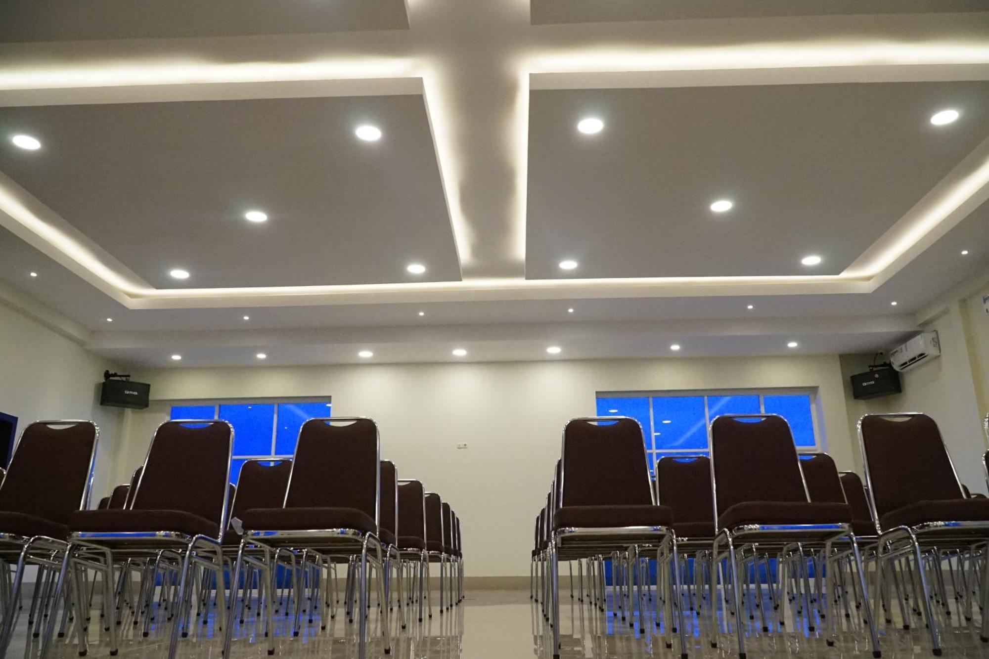 Kirei Hotel Bantaeng Ngoại thất bức ảnh