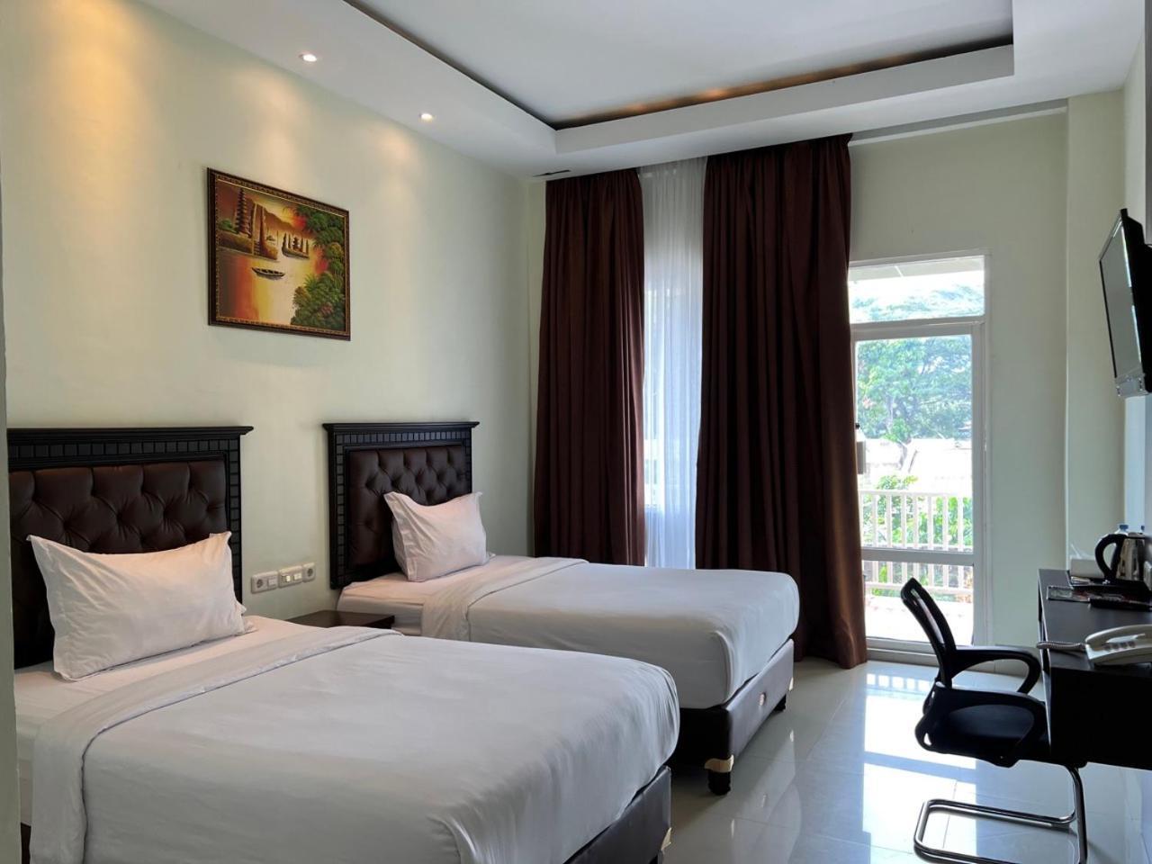 Kirei Hotel Bantaeng Ngoại thất bức ảnh