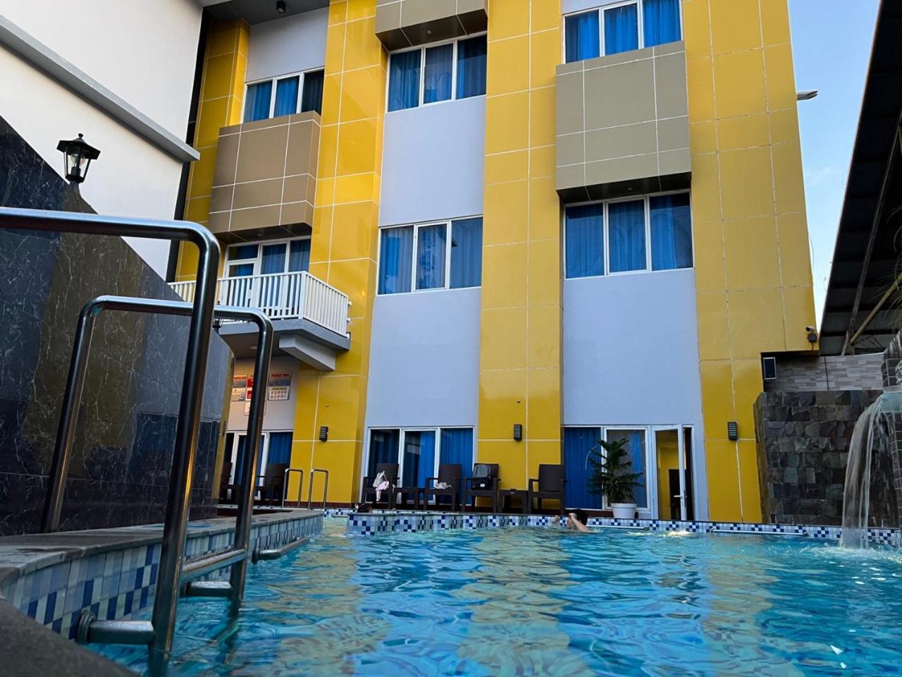 Kirei Hotel Bantaeng Ngoại thất bức ảnh