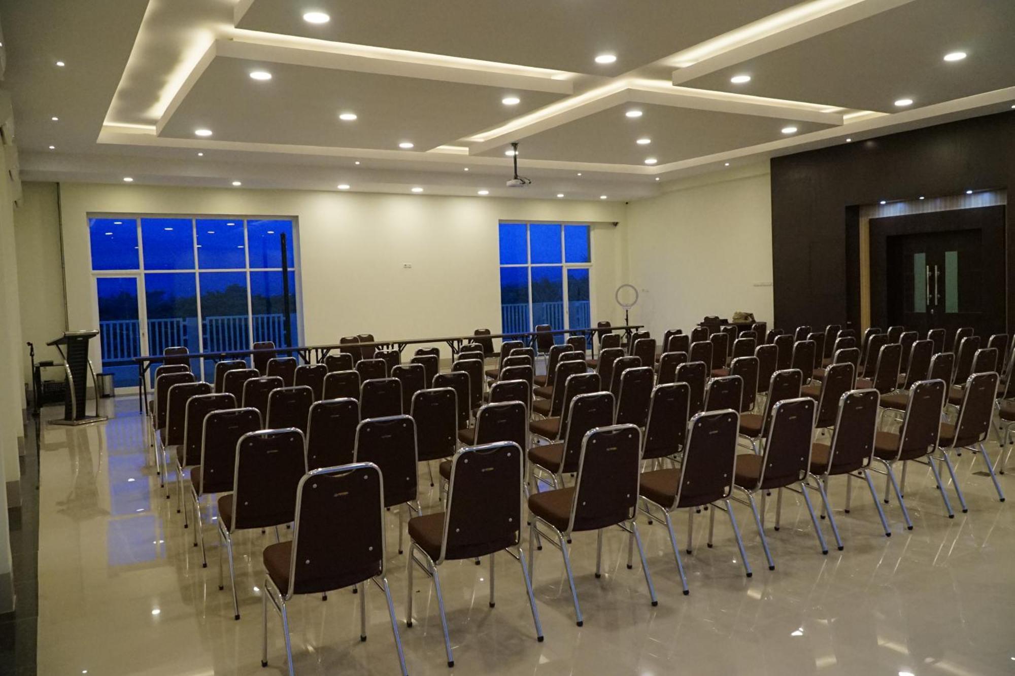 Kirei Hotel Bantaeng Ngoại thất bức ảnh