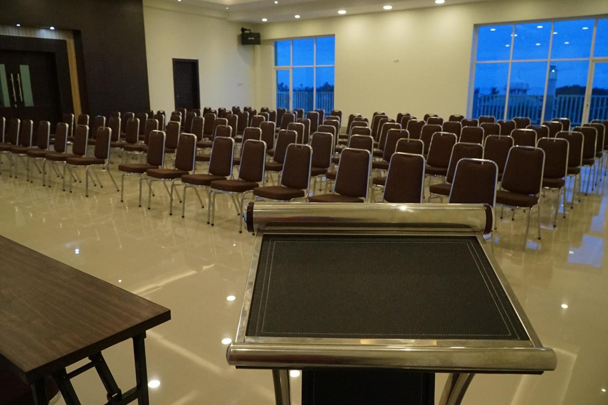 Kirei Hotel Bantaeng Ngoại thất bức ảnh