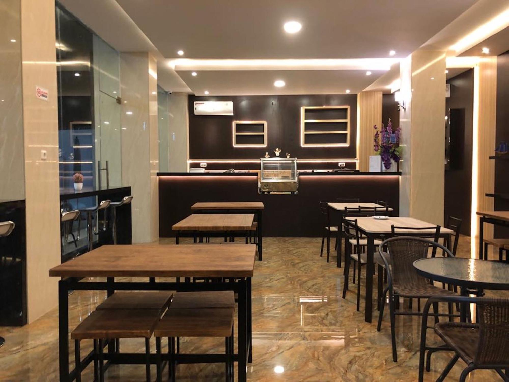 Kirei Hotel Bantaeng Ngoại thất bức ảnh